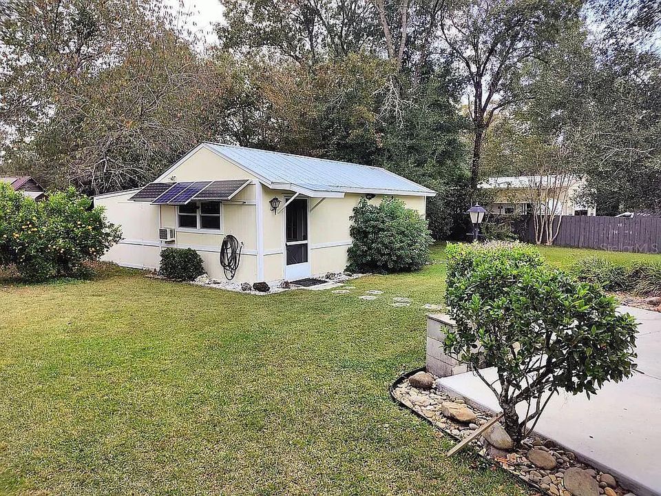 For Sale: $335,000 (3 beds, 2 baths, 1382 Square Feet)