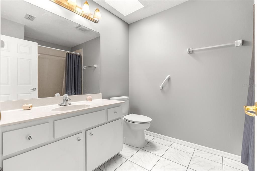 For Sale: $239,900 (3 beds, 2 baths, 1677 Square Feet)