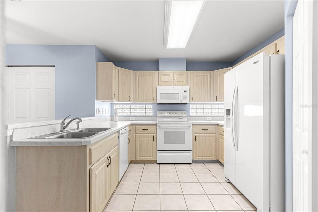 For Sale: $239,900 (3 beds, 2 baths, 1677 Square Feet)