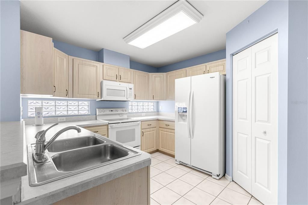 For Sale: $239,900 (3 beds, 2 baths, 1677 Square Feet)