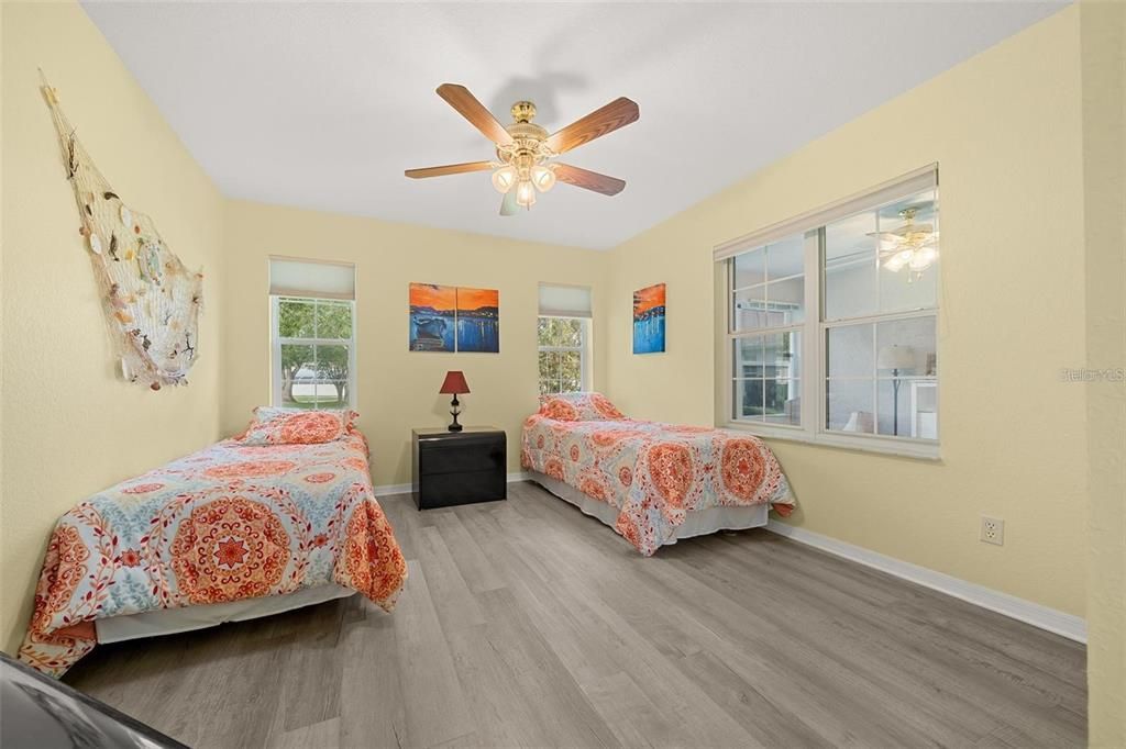 For Sale: $284,999 (3 beds, 3 baths, 1463 Square Feet)