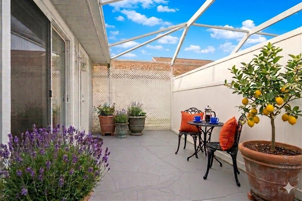 For Sale: $284,999 (3 beds, 3 baths, 1463 Square Feet)