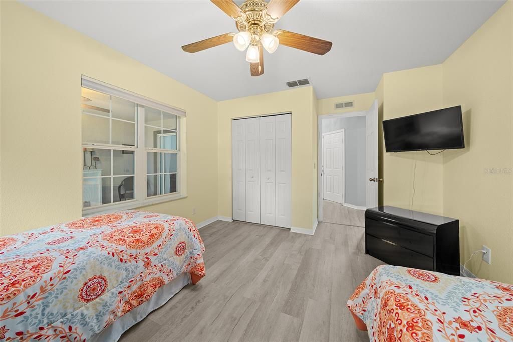 For Sale: $284,999 (3 beds, 3 baths, 1463 Square Feet)