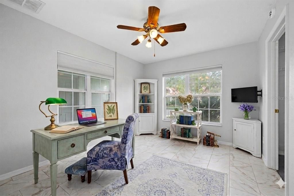 For Sale: $284,999 (3 beds, 3 baths, 1463 Square Feet)