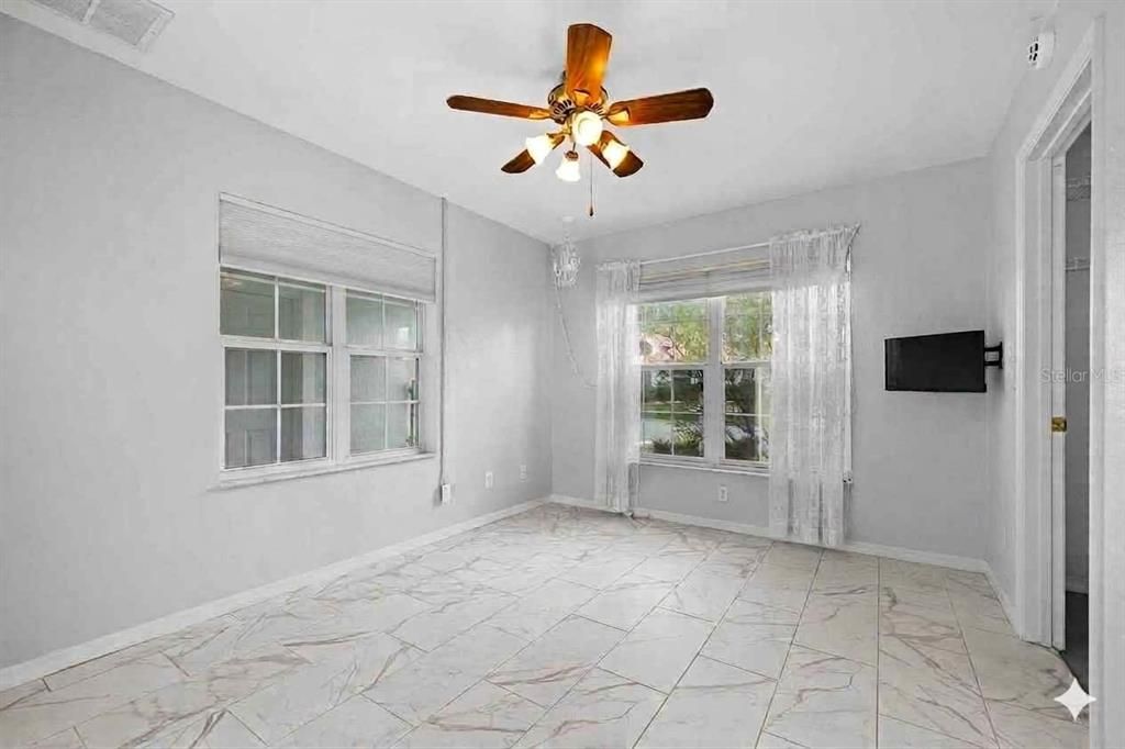 For Sale: $284,999 (3 beds, 3 baths, 1463 Square Feet)