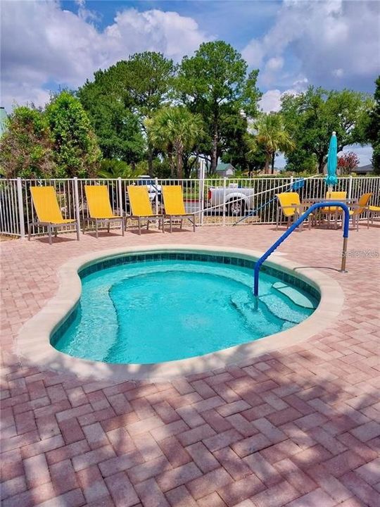 For Sale: $284,999 (3 beds, 3 baths, 1463 Square Feet)