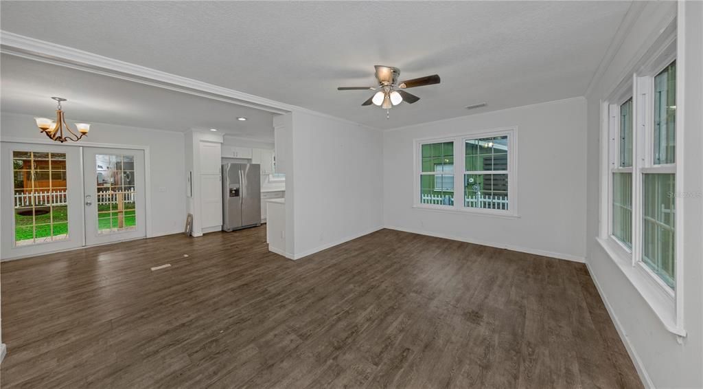 For Sale: $314,900 (3 beds, 2 baths, 1056 Square Feet)