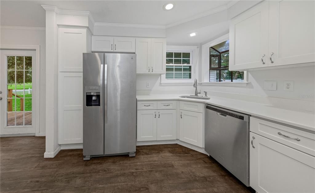 For Sale: $314,900 (3 beds, 2 baths, 1056 Square Feet)