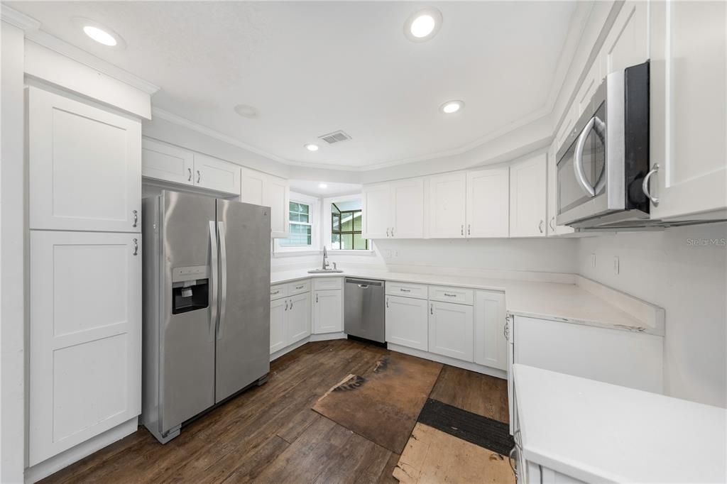 For Sale: $314,900 (3 beds, 2 baths, 1056 Square Feet)