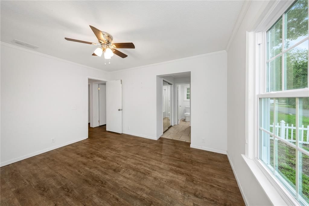 For Sale: $314,900 (3 beds, 2 baths, 1056 Square Feet)