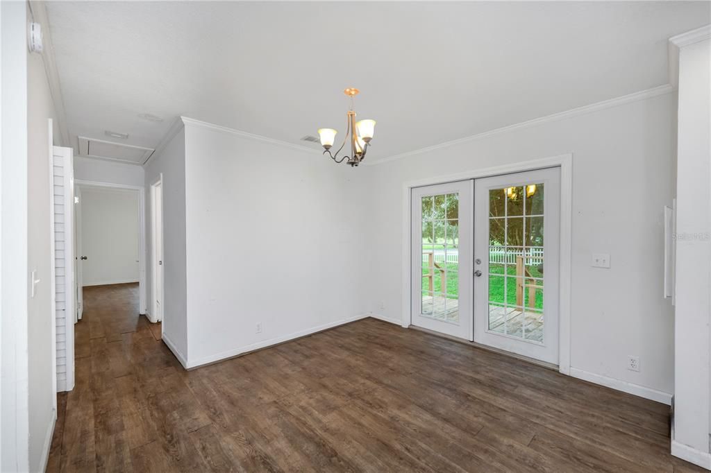 For Sale: $314,900 (3 beds, 2 baths, 1056 Square Feet)