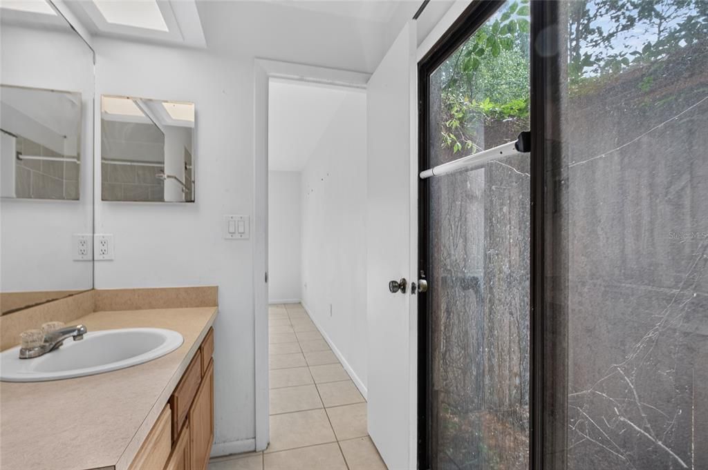 En Venta: $297,000 (3 camas, 2 baños, 1220 Pies cuadrados)