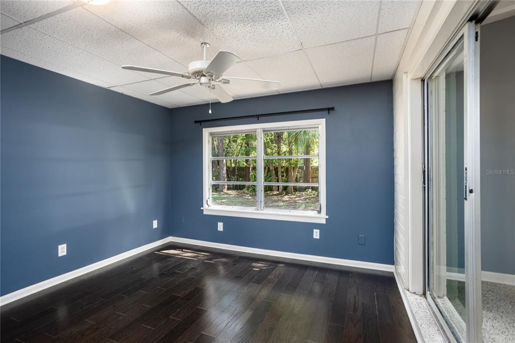 For Sale: $310,000 (3 beds, 2 baths, 1827 Square Feet)