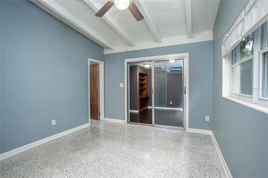 For Sale: $310,000 (3 beds, 2 baths, 1827 Square Feet)