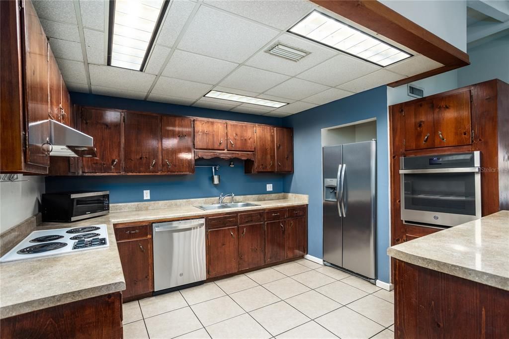 For Sale: $310,000 (3 beds, 2 baths, 1827 Square Feet)