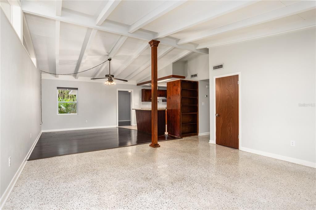 For Sale: $310,000 (3 beds, 2 baths, 1827 Square Feet)