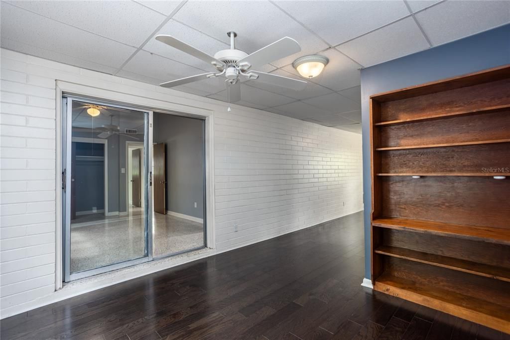 For Sale: $310,000 (3 beds, 2 baths, 1827 Square Feet)