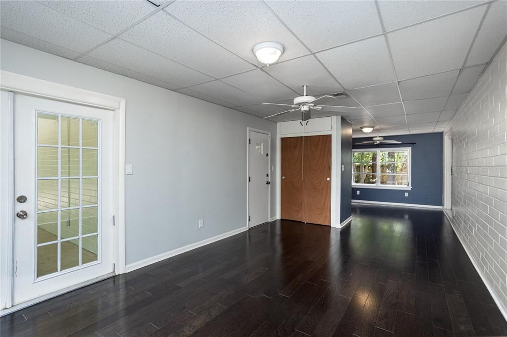 For Sale: $310,000 (3 beds, 2 baths, 1827 Square Feet)