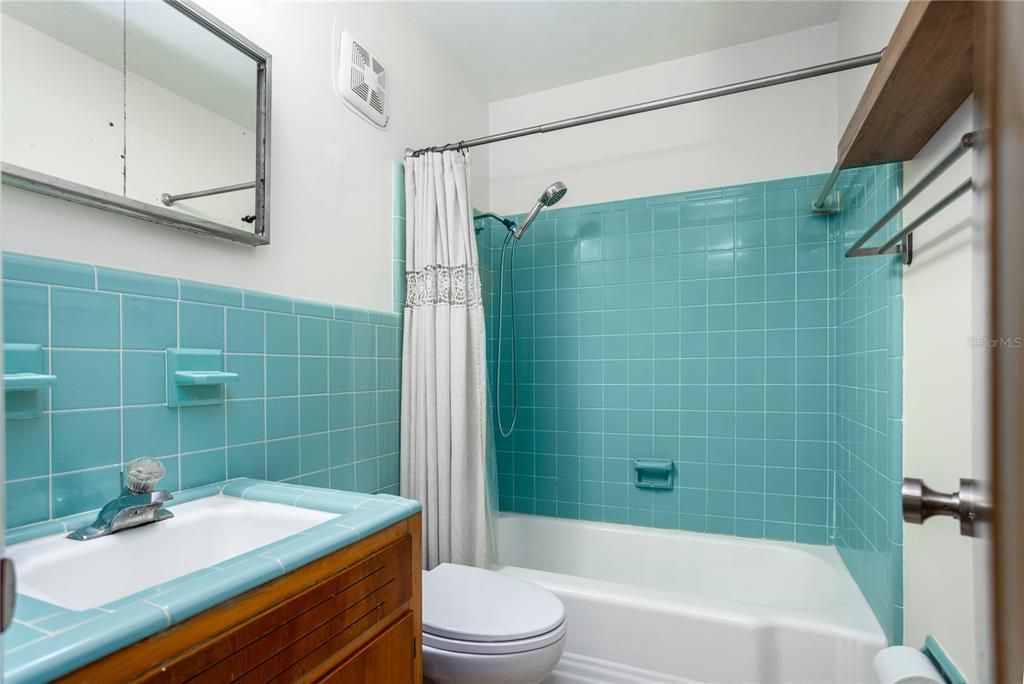 For Sale: $310,000 (3 beds, 2 baths, 1827 Square Feet)