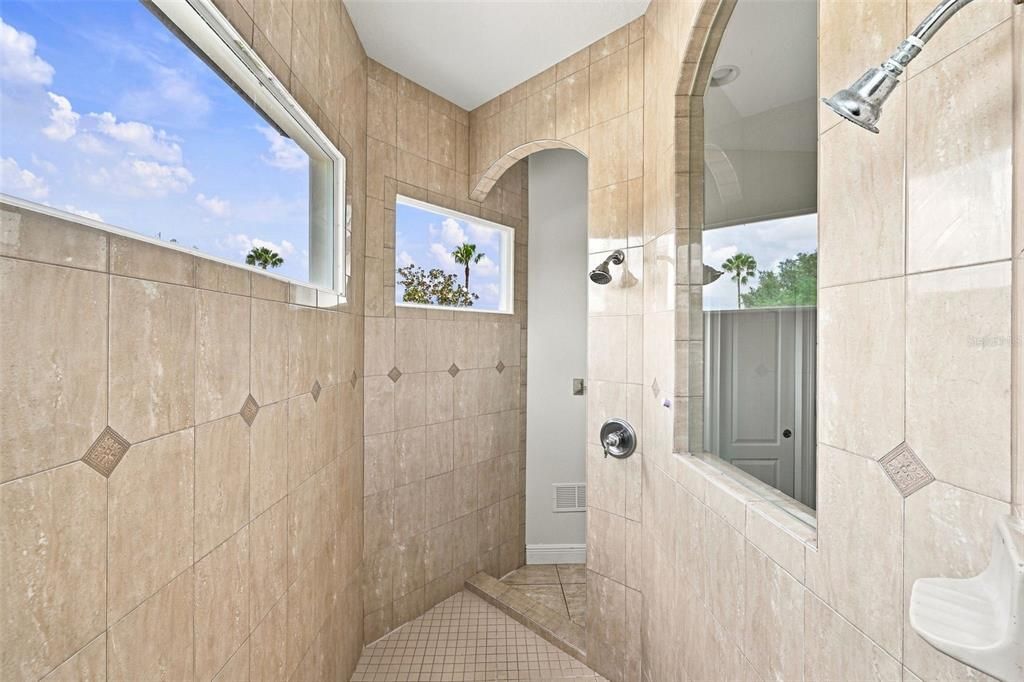 На продажу: $999,900 (5 спален, 3 ванн, 3800 Квадратных фут)