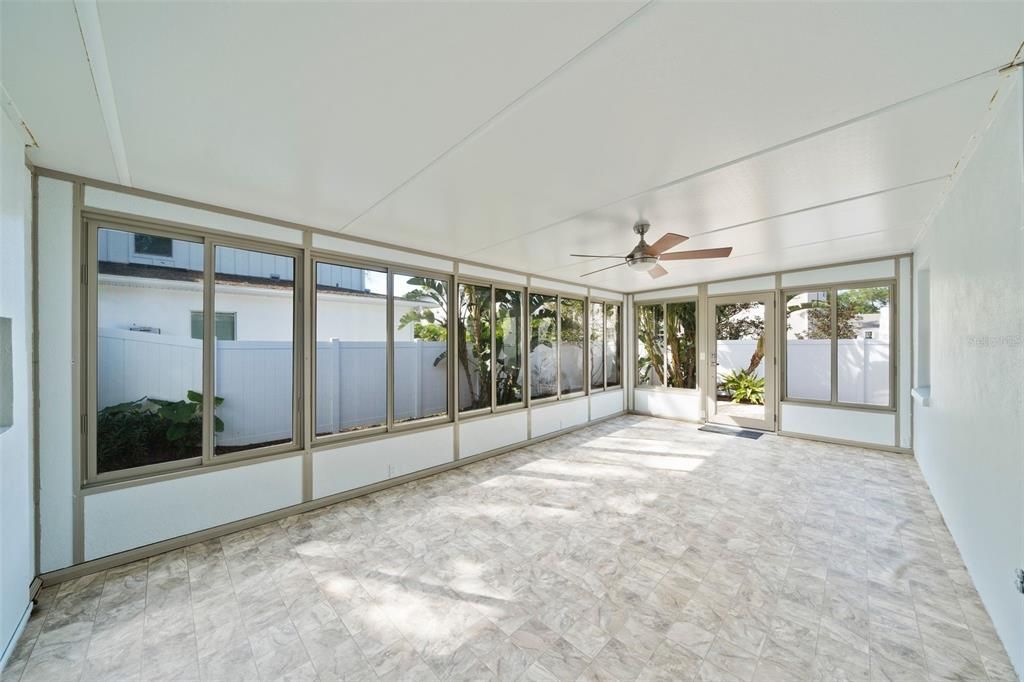 Activo con contrato: $800,000 (3 camas, 2 baños, 1707 Pies cuadrados)