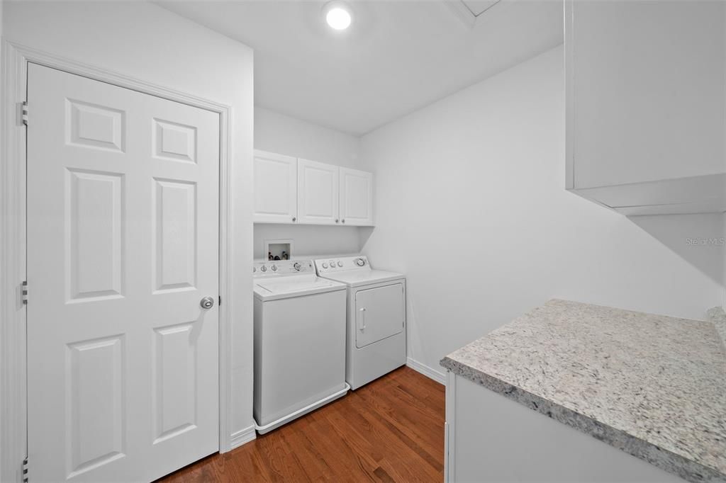 Activo con contrato: $800,000 (3 camas, 2 baños, 1707 Pies cuadrados)