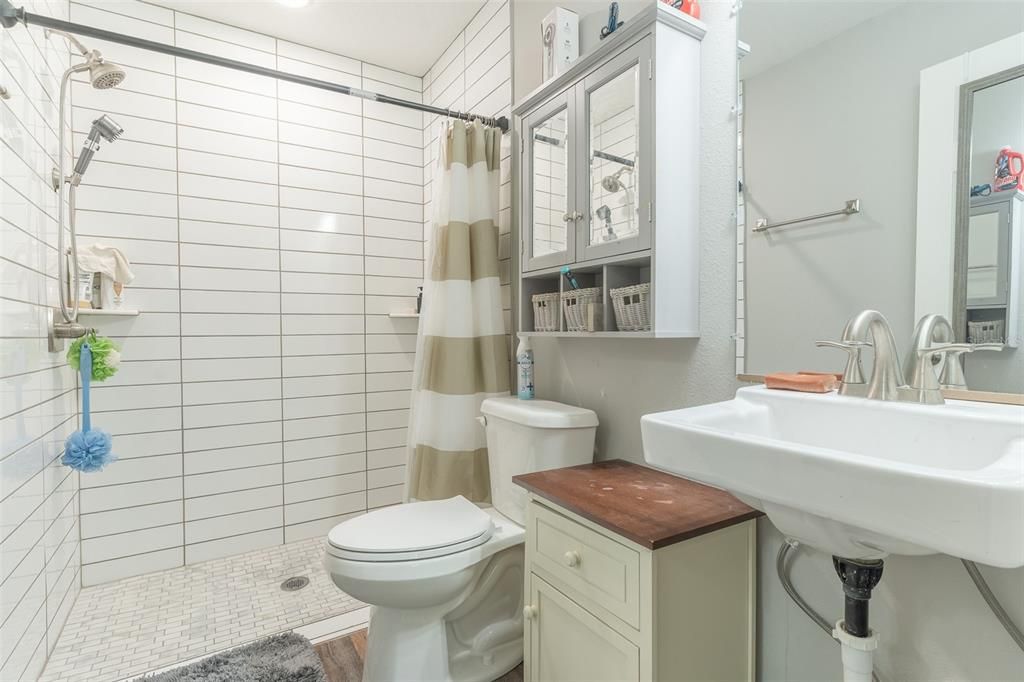 For Sale: $279,990 (3 beds, 2 baths, 1200 Square Feet)