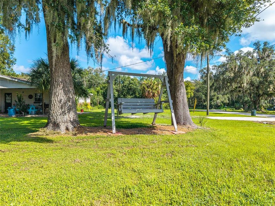 For Sale: $279,990 (3 beds, 2 baths, 1200 Square Feet)