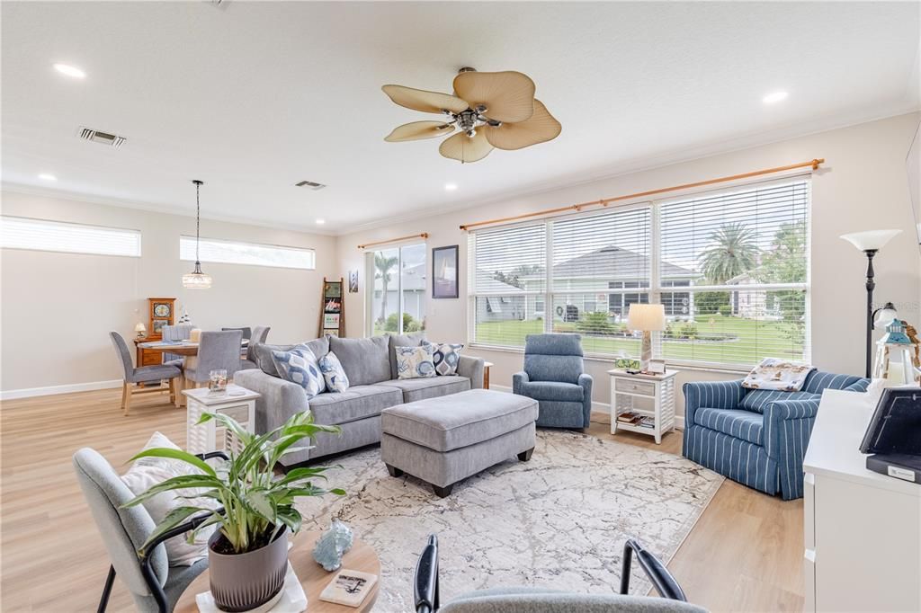 For Sale: $425,000 (3 beds, 3 baths, 2058 Square Feet)