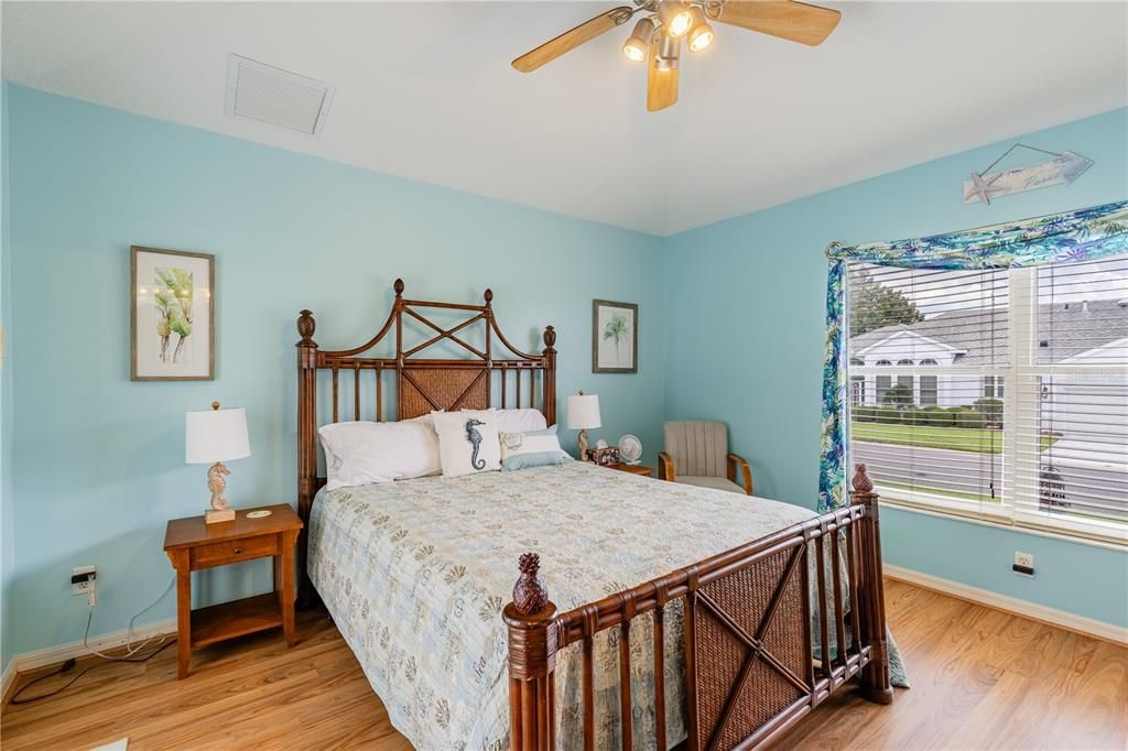 For Sale: $425,000 (3 beds, 3 baths, 2058 Square Feet)