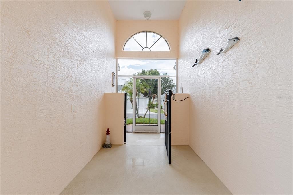 For Sale: $425,000 (3 beds, 3 baths, 2058 Square Feet)