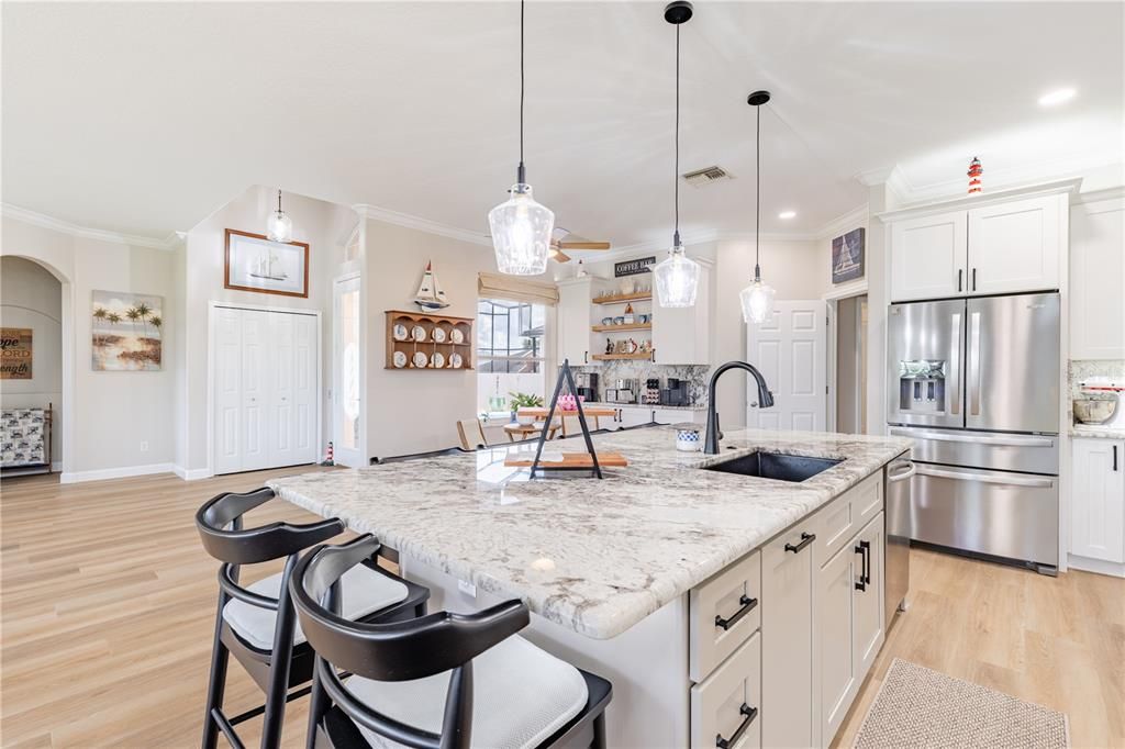 For Sale: $425,000 (3 beds, 3 baths, 2058 Square Feet)