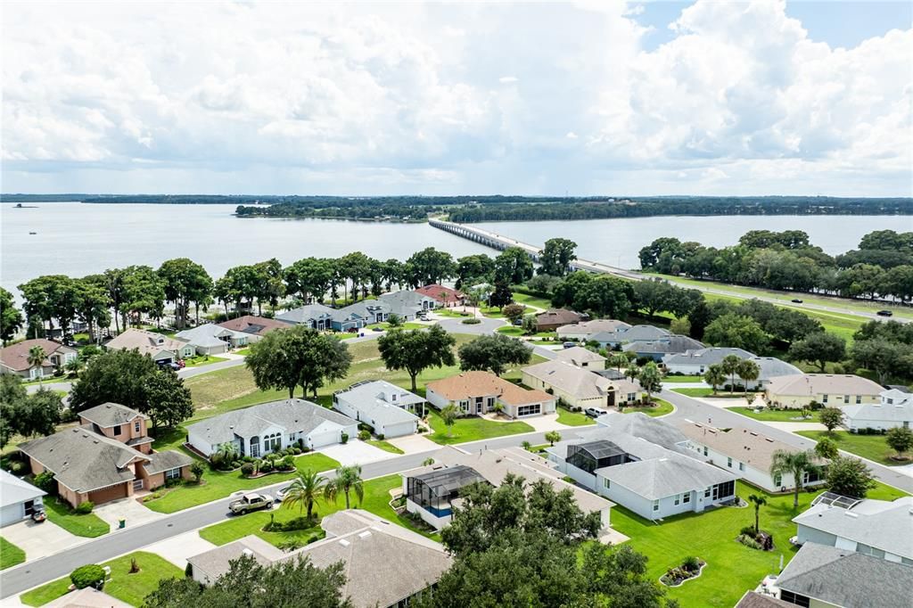For Sale: $425,000 (3 beds, 3 baths, 2058 Square Feet)