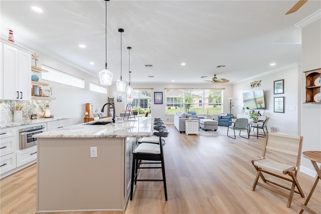 For Sale: $425,000 (3 beds, 3 baths, 2058 Square Feet)
