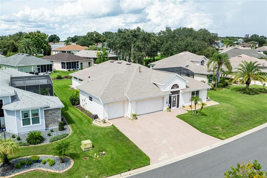 For Sale: $425,000 (3 beds, 3 baths, 2058 Square Feet)