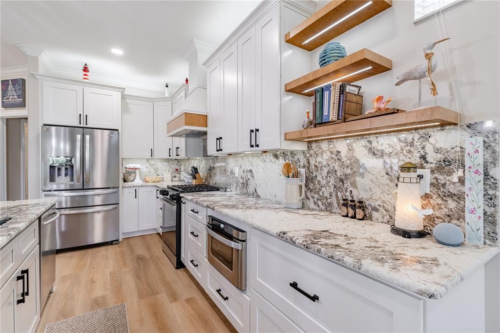 For Sale: $425,000 (3 beds, 3 baths, 2058 Square Feet)