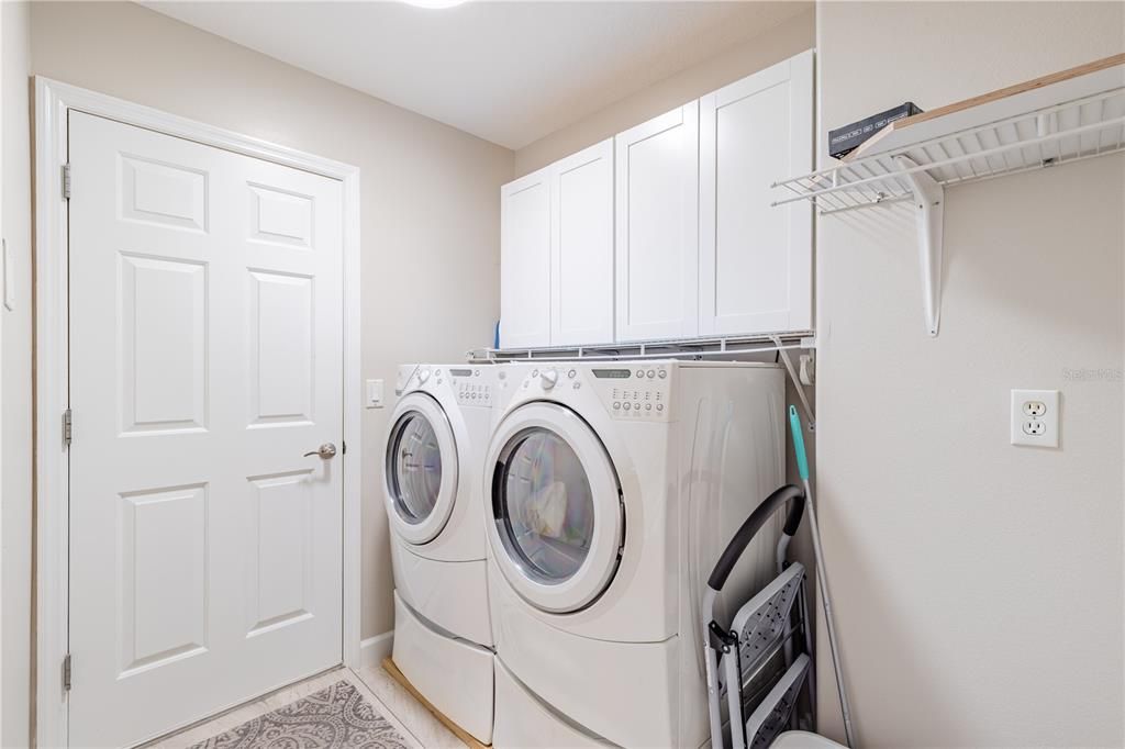 For Sale: $425,000 (3 beds, 3 baths, 2058 Square Feet)