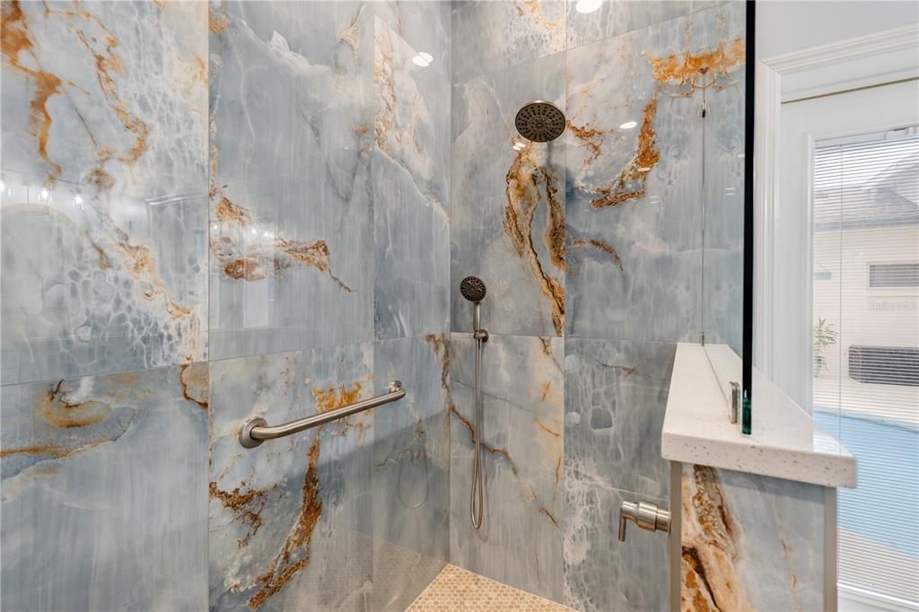 For Sale: $425,000 (3 beds, 3 baths, 2058 Square Feet)