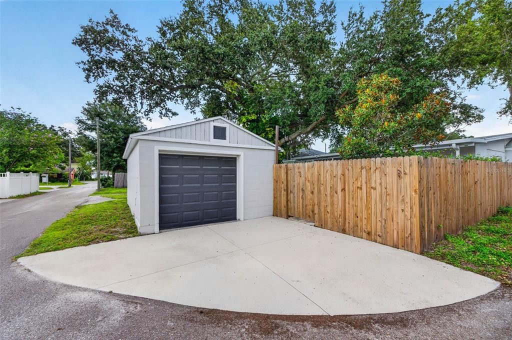 For Sale: $650,000 (3 beds, 2 baths, 1344 Square Feet)