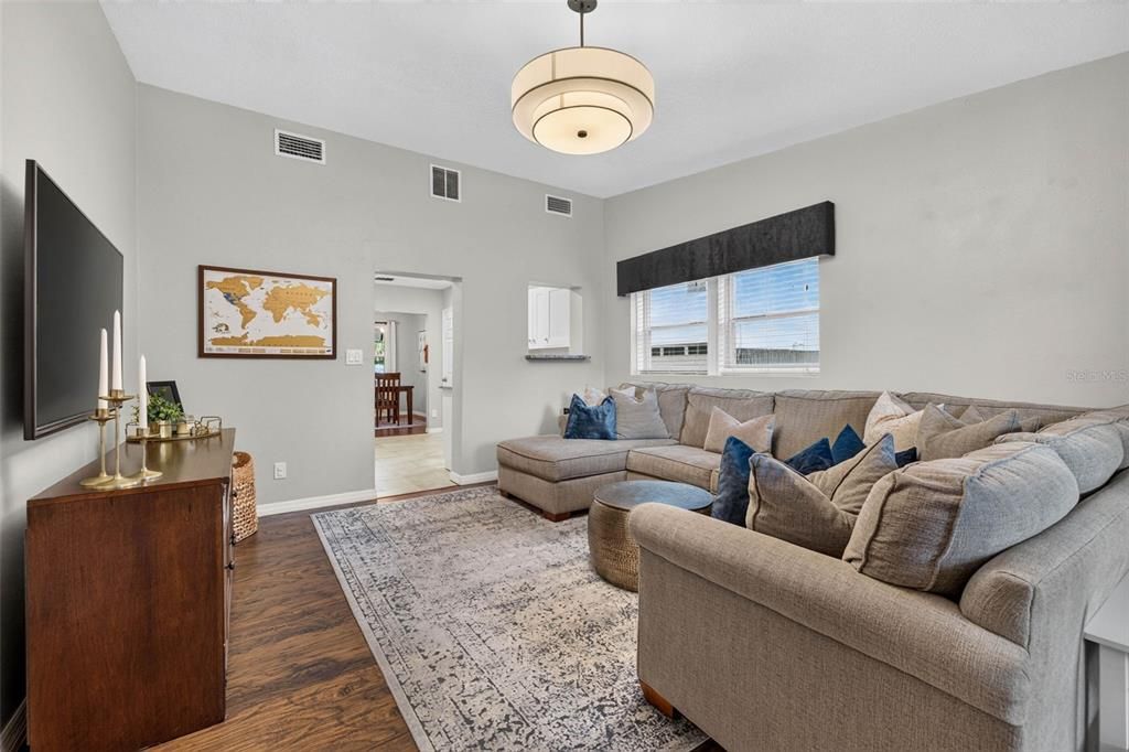 For Sale: $650,000 (3 beds, 2 baths, 1344 Square Feet)