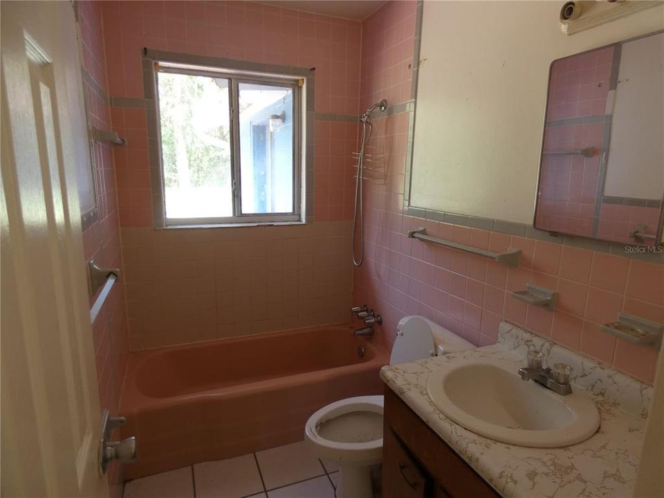 На продажу: $149,000 (3 спален, 1 ванн, 1199 Квадратных фут)
