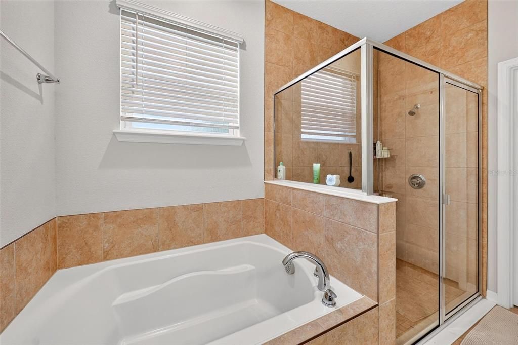 En Venta: $525,000 (4 camas, 3 baños, 2362 Pies cuadrados)
