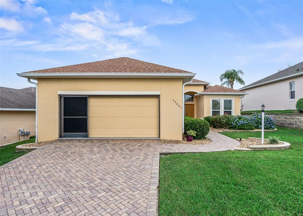For Sale: $355,000 (3 beds, 2 baths, 1925 Square Feet)