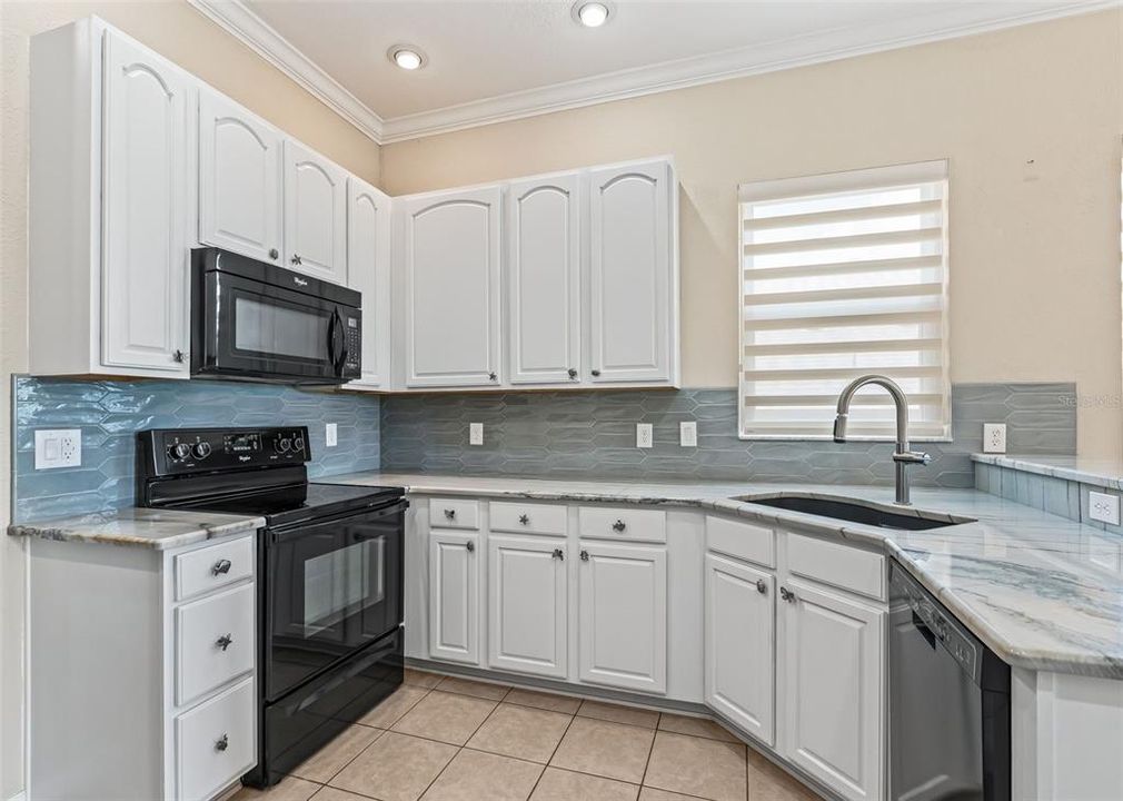For Sale: $355,000 (3 beds, 2 baths, 1925 Square Feet)