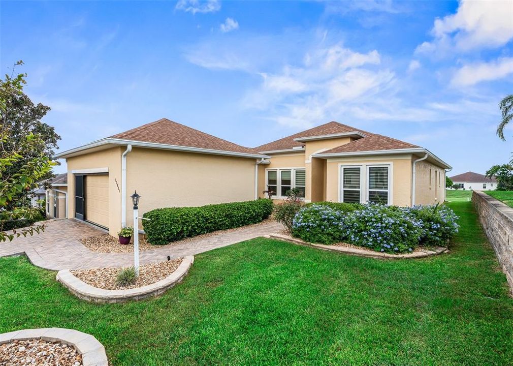 For Sale: $355,000 (3 beds, 2 baths, 1925 Square Feet)