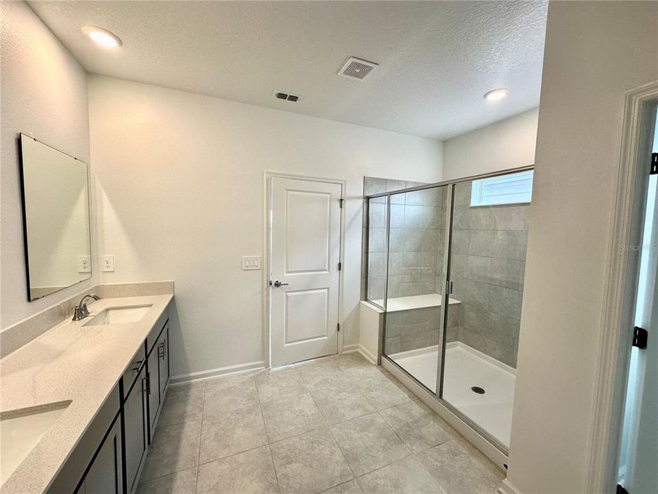 For Rent: $2,950 (4 beds, 3 baths, 2771 Square Feet)