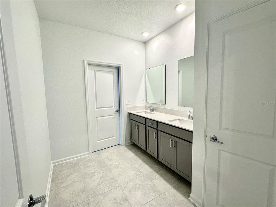 For Rent: $2,950 (4 beds, 3 baths, 2771 Square Feet)