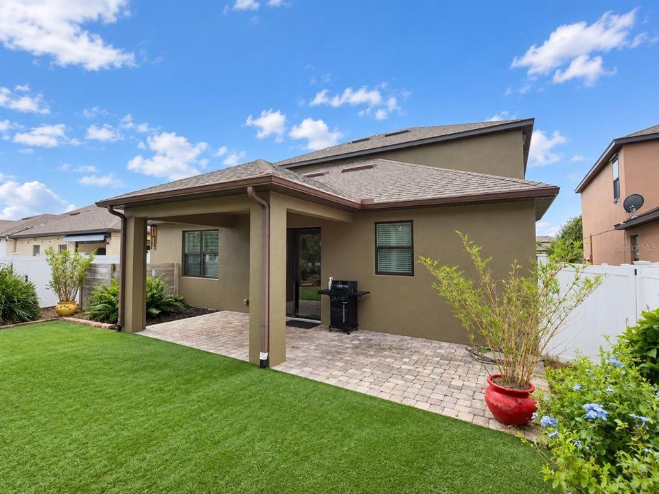 For Sale: $529,900 (5 beds, 2 baths, 2827 Square Feet)