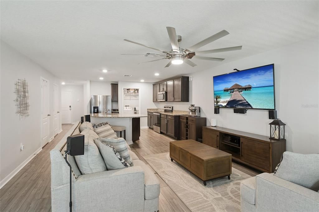 For Sale: $279,000 (2 beds, 2 baths, 1616 Square Feet)
