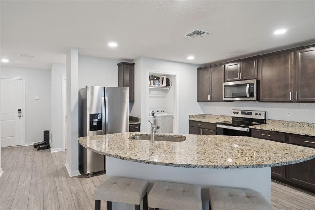 For Sale: $279,000 (2 beds, 2 baths, 1616 Square Feet)